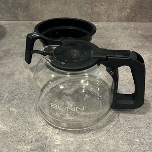 BUNN 10 cup Carafe and BUNN 10 cup Coffee Maker Brew Funnel